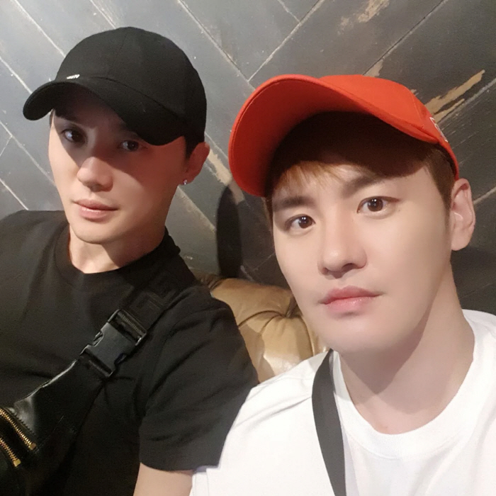  Kim Junsu already has a new family...Fans explode at the news of twin births (Full Story)
