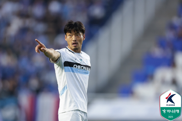 Chenko scored again in 4 consecutive games!→ After 5 games, clean sheet, strong firepower Suwon laughed properly at home20 wins against Cheonan → leaps to third place in the league