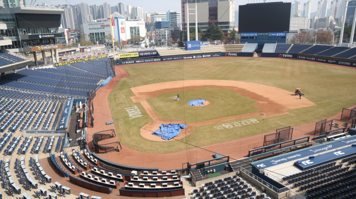 Since you said you're going to Ulsan, Changwon City where the fire fell on your feet? Were you worried about baseball? Why were you so bad