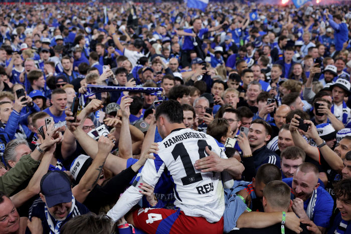 Son Heung-min's family Hamburg was promoted to Bundesliga for the first time in seven years...Son Heung-min, who became a coach and chairman born in 1990, ranked 8th → 1st place in the group