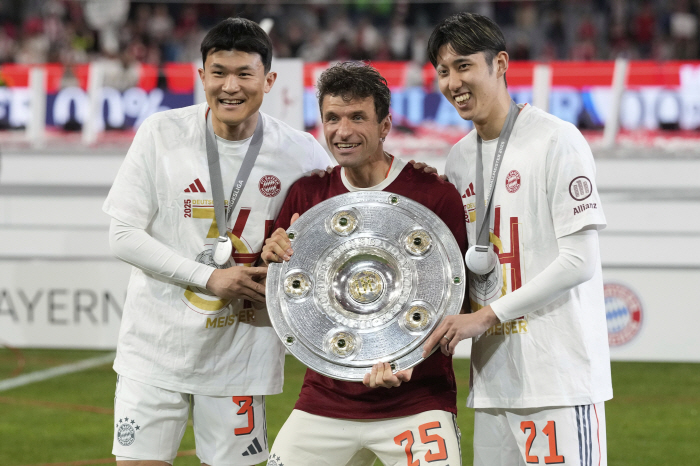 There was no racism or neglect Munich's colleagues, including Kim Min-jae, who pushed for the first time in history, hooray for the KIM ceremony together