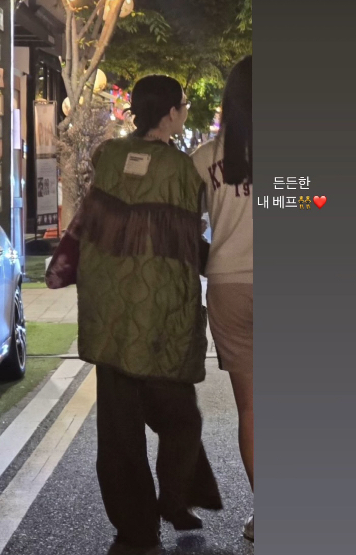 Yoon Hye-jin's daughter, long legs that come up to her waist..181, 170cm. He inherited his parents' genes
