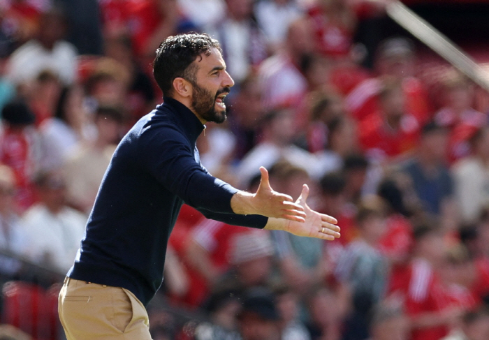 Amorim Mentor Mourinho is the No. 1 returning to Manchester United, a mess over his hint of resignation...Uncooled popularity, great Special One