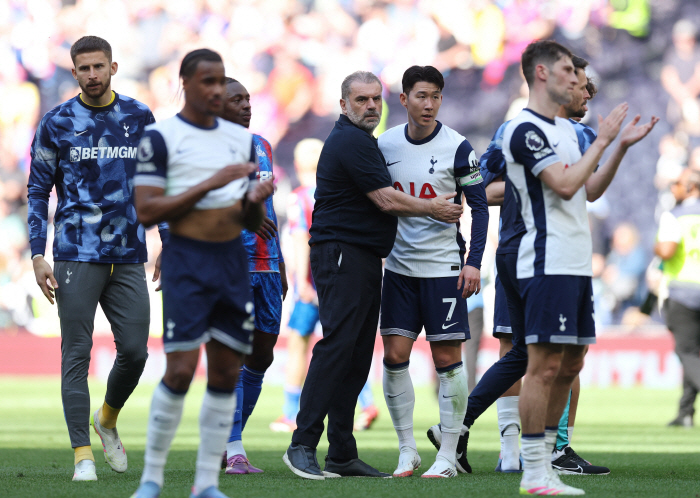 A big twist! It turns out that Son Heung-min is so desperate to return early and win the Europa League...Postecoglou responds by increasing his playing time against Villa