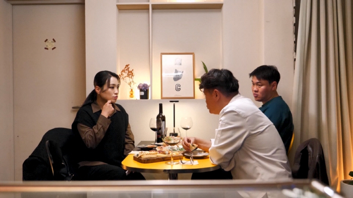 Chef Jung Ji-sun's dish contains 80% shrimp..I can't eat shrimp because I'm allergic to it. I'm shocked