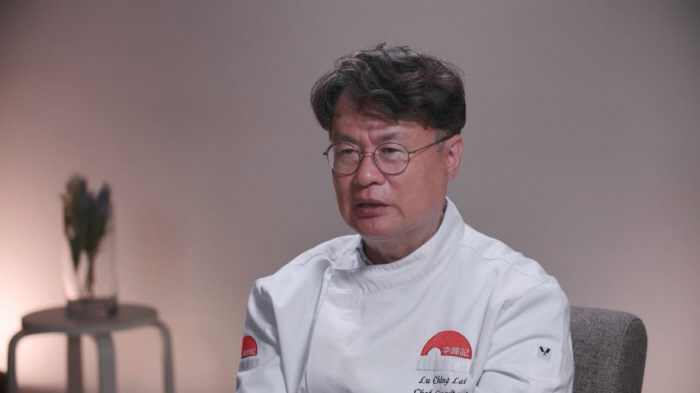 Chef Jung Ji-sun's dish contains 80% shrimp..I can't eat shrimp because I'm allergic to it. I'm shocked