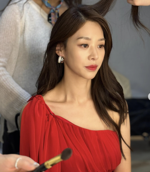 Forgiveness of infidelity Jang Shin-young's nervous face after returning to the drama for the first time in three years..Get down to your knees and announce a revenge