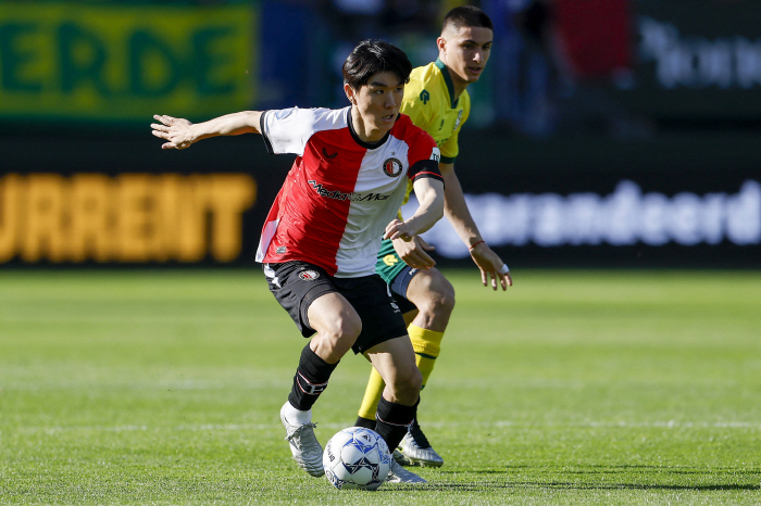 Hwang In-beom of Korea's national team rang in Tottenham's collapse and ruptured cruciate ligament, with one goal and one assist