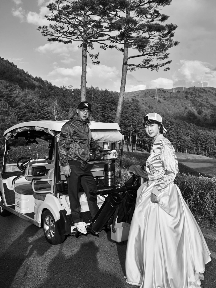 It's not an affair. It's an ex-wife's explanation..Choi Yeojin ♥ Kim Jae-wook, as scheduled for his wedding in June..Wedding Photo Revealed