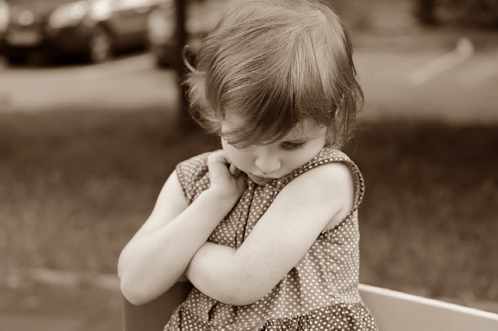 The kid who was playing well suddenly went blank. Is it a sign of epilepsy attack?