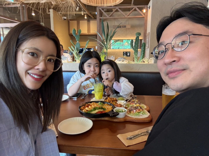 Lee Yu-ji ♥ Jeong Han-ul is angry at YouTube's divorce and extramarital affair..My husband and I are doing well