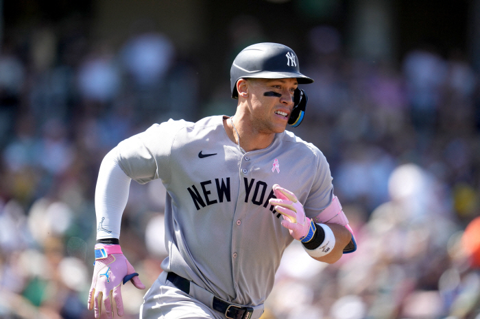 a man called a hitmaker. It's the third four-hit ball of the season, and it's not a triple crown dream for the first time in 69 years