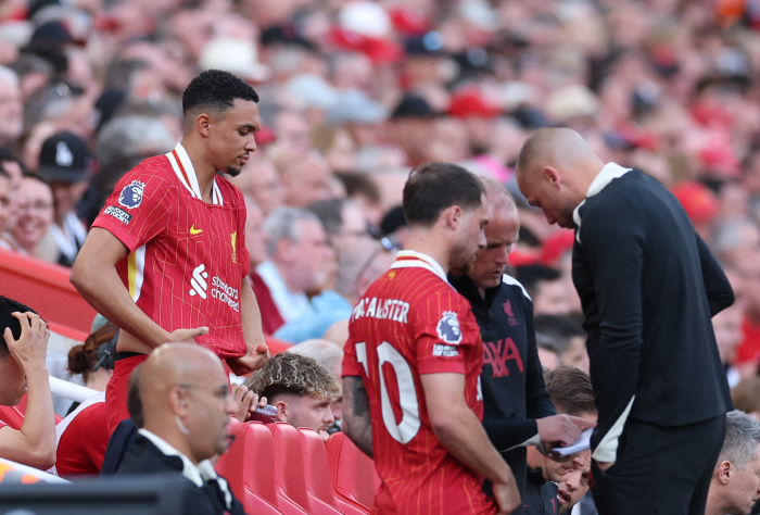 My parents cried a lot at the booing of Liverpool fans. A senior who wrapped up a traitorous junior...20 Years of Unlawful One-Club Man Commitment