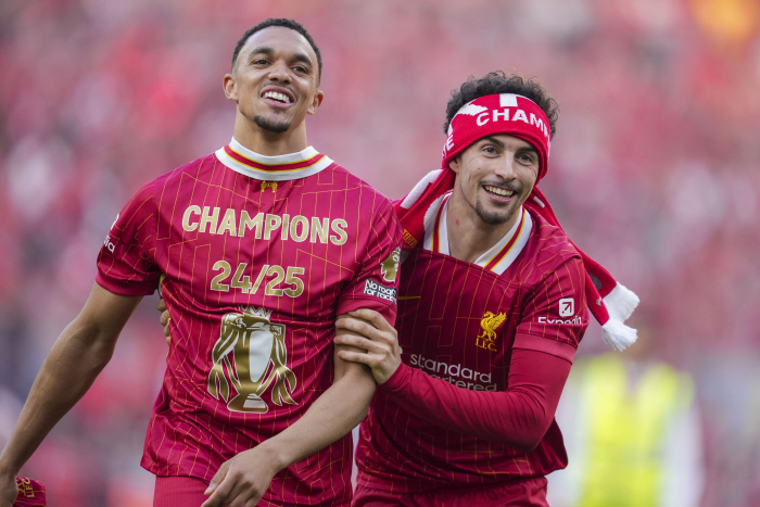 My parents cried a lot at the booing of Liverpool fans. A senior who wrapped up a traitorous junior...20 Years of Unlawful One-Club Man Commitment