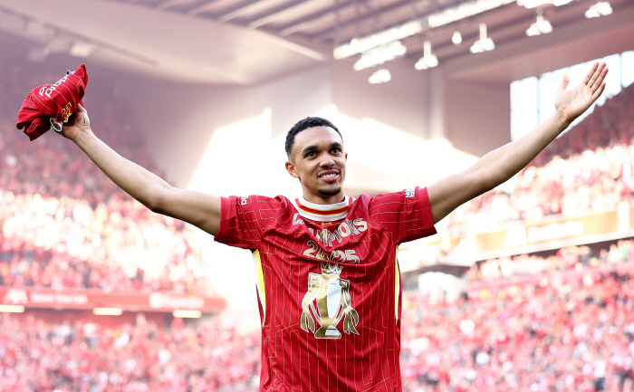 My parents cried a lot at the booing of Liverpool fans. A senior who wrapped up a traitorous junior...20 Years of Unlawful One-Club Man Commitment