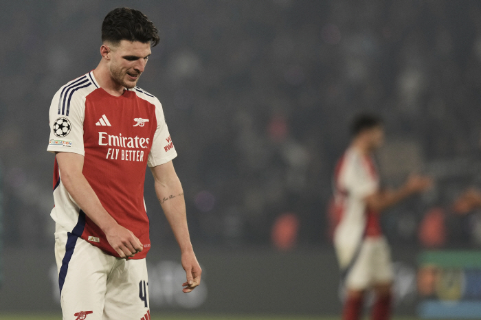 Plunging Arsenal best talent eventually collapsed...Hamstring injury before the end of the season → No excessive participation
