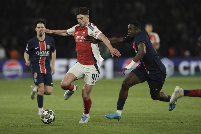 Plunging Arsenal best talent eventually collapsed...Hamstring injury before the end of the season → No excessive participation