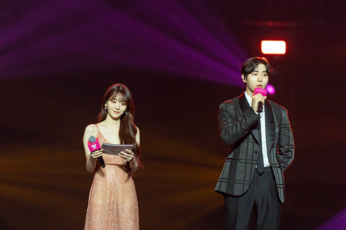 A preview of the chemistry between Gyeonwoo and Seonnyeo? Joy-Hyun ♥ Chu Young-woo, I found it