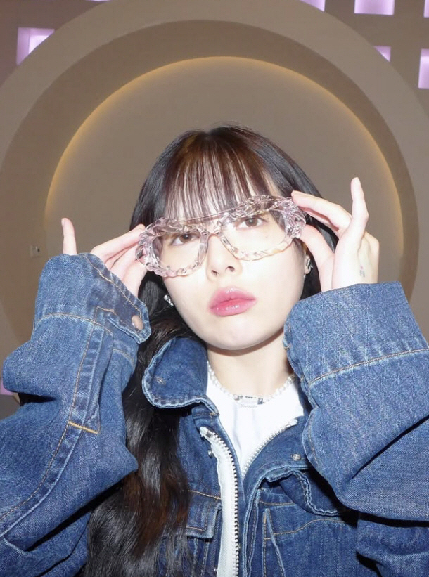  Hyuna, husband ♥ shopping with Yong Junhyung..A sweet date full of newlyweds' vibes