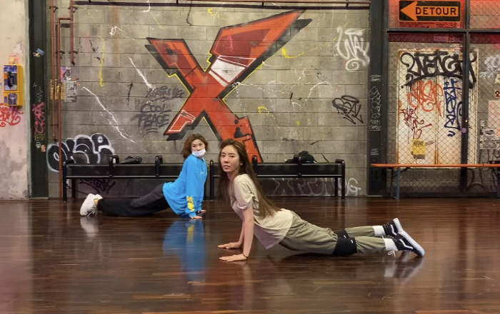 Son Dambi, you lost a month of weight after giving birth...Should I start again to see if I can return as a dance singer