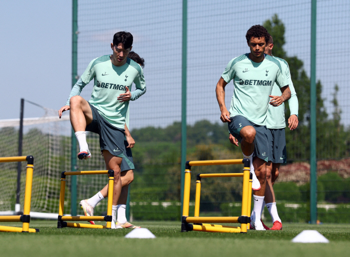 Tottenham's devastation! Brennan Johnson collapsed on the training ground...Re-enactment of injury nightmare ahead of the final → urgent to adjust training intensity