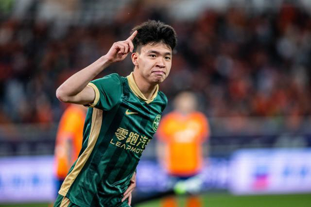 What's fluttering? He is a 19-year-old genius who has scored eight goals in 11 games and is better than Chinese Messi!