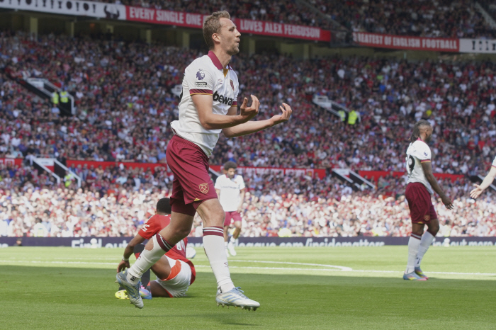 The worst Manchester United fall again in history, disastrous performance to West Ham, 02 defeat → 16th place