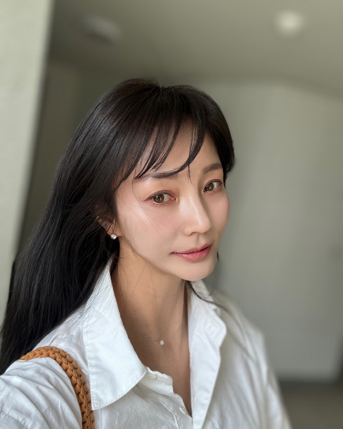 Ahn Hye-kyung, you're in your 50s soon, and your shocking visuals...You've changed since you got married