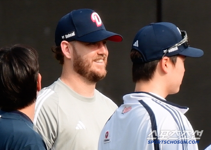 Colerbin, who apologized for his shoulder, smiled again and began training for recovery 