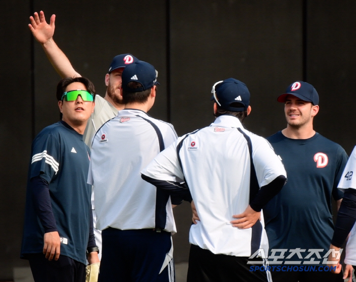 Colerbin, who apologized for his shoulder, smiled again and began training for recovery