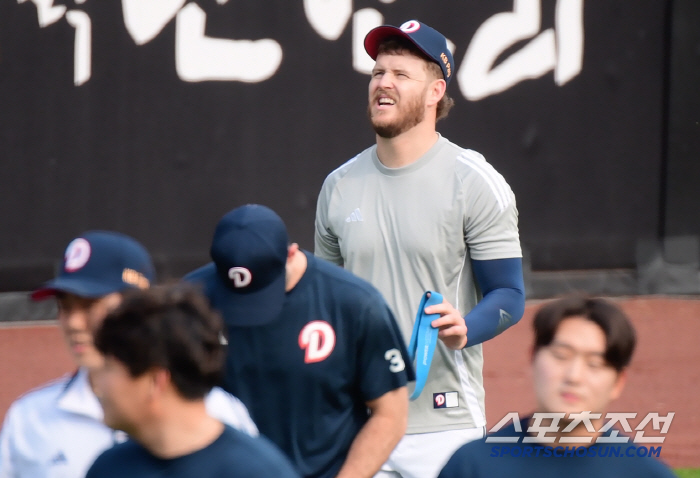 Colerbin, who apologized for his shoulder, smiled again and began training for recovery 