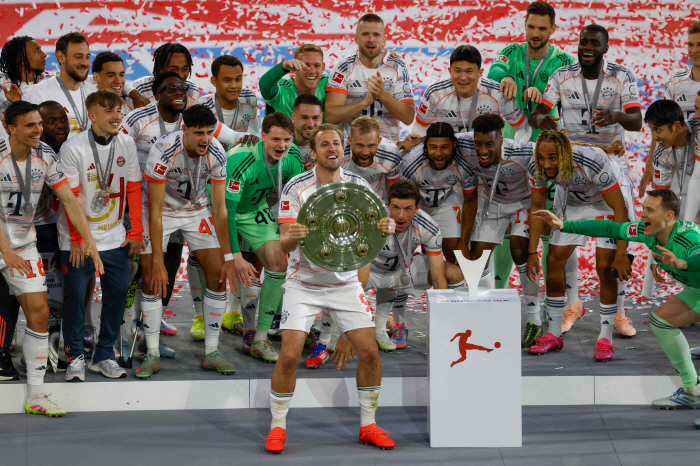 Dier's collar catcher Kim Min-jae, who completely blocked racism KIM passing, → The team also wore the Munich uniform for the first trophy