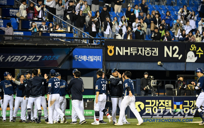 The extreme Hanwha 12 consecutive wins vs Samsung 8 consecutive losses, 1 win and 9 losses in May, but the ranking is almost the same, what happened to the rapidly changing KBO League...