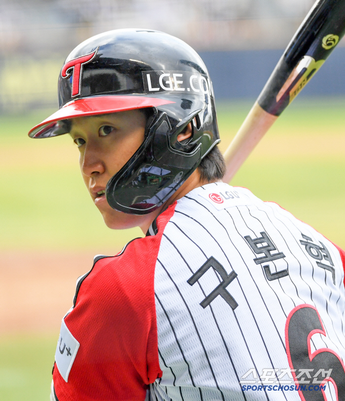 He's definitely a backup, but he's going to play in 25 games as a starter. Five minutes to infield. 