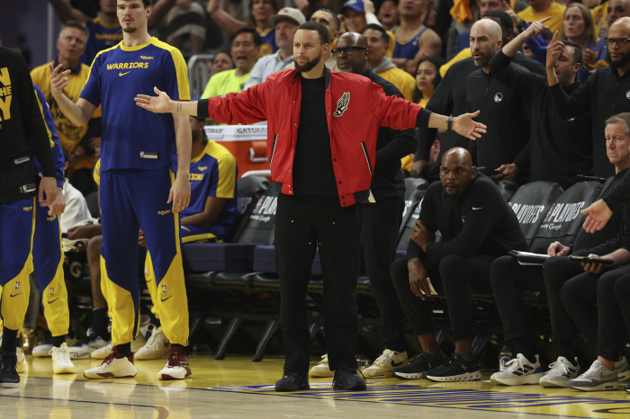 I can't be Superman Curry's discouragement. a missed Game 5. I want to compete with Minnesota Antman Curry