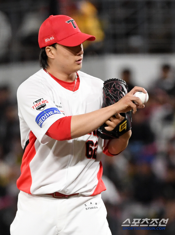 KIM DO YOUNG's blood is pierced! Jung Hae-young made history beyond Ko Woo-seok. KIA stops Lotte from winning 5 consecutive games 