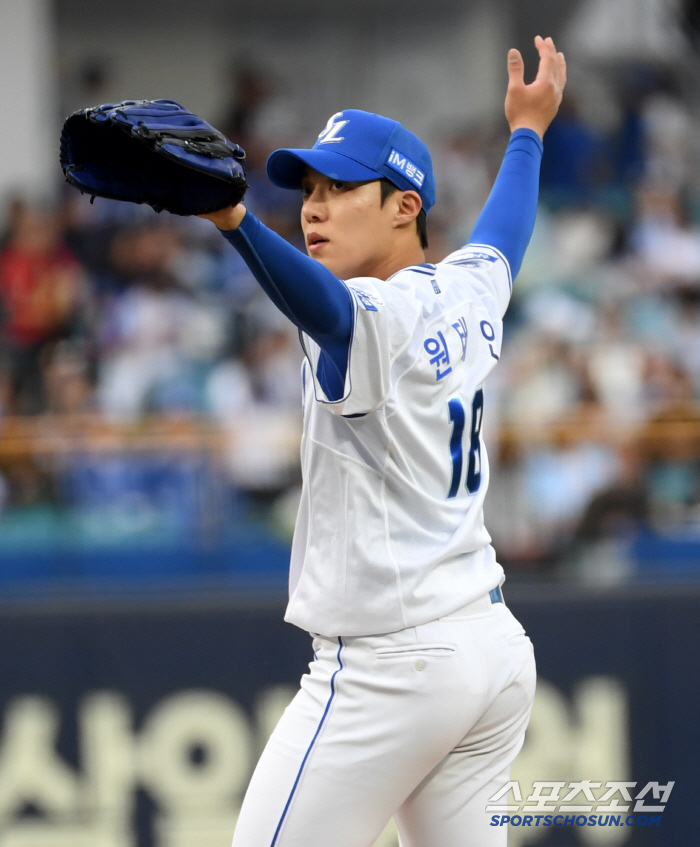 Last year, he rebounded sharply after losing eight consecutive games. Reorganization of coaching staff → Promised land to Pohang... When it's darkest, the brightest light comes