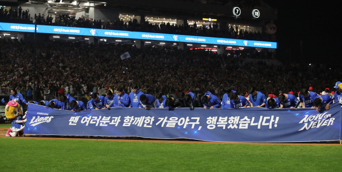Last year, he rebounded sharply after losing eight consecutive games. Reorganization of coaching staff → Promised land to Pohang... When it's darkest, the brightest light comes