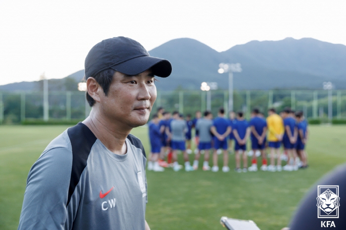 Legendary Nagatomo's direct junior Baek In-hwan and next Hwang In-beom Nori were selected as Hwang Seung-ho's new face...U20 World Cup Deciding Jade Stone, Recall Training on the 19th