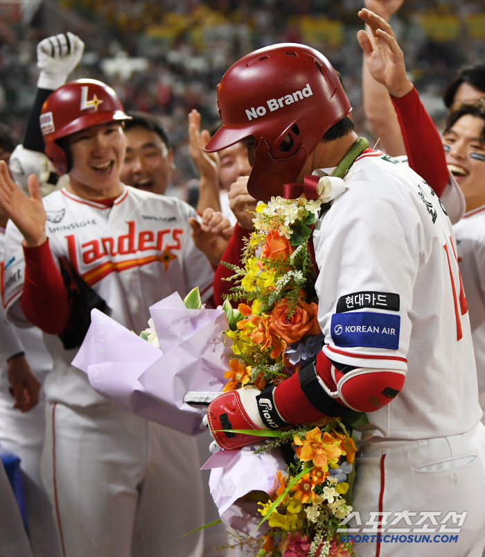 Breaking News Living Legend Choi Jung achieves his 500th career home run for the first time in the KBO League
