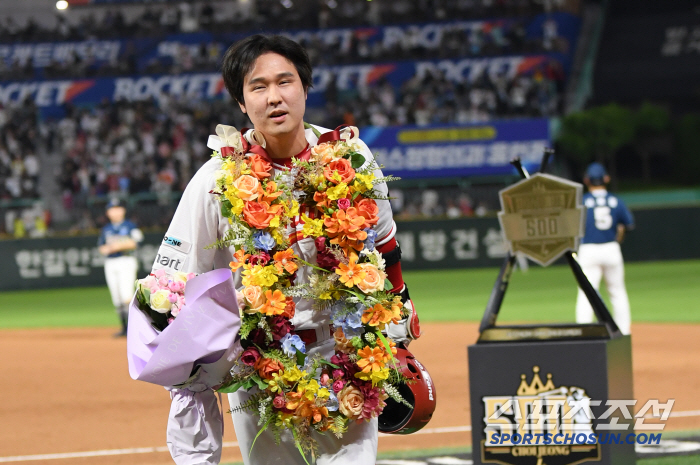 Breaking News Living Legend Choi Jung achieves his 500th career home run for the first time in the KBO League