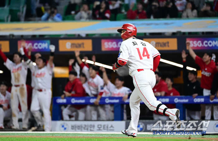  The legend of KBO's first 500 home runs is so relieved. I regret not going overseas