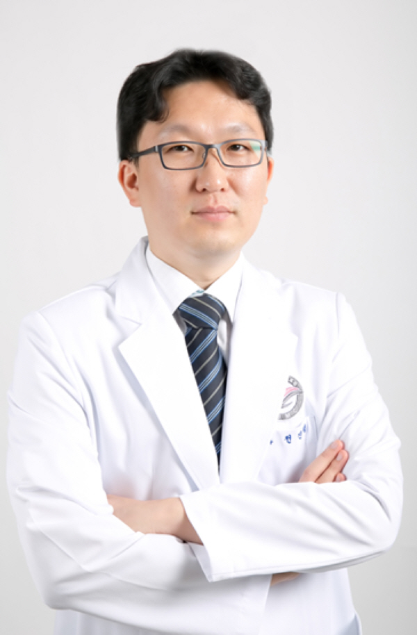 Professor Jeon Jin-pyeong of Hallym University Chuncheon Sacred Heart Hospital won the 3rd Grand Prize of the Korean Neurosurgery Association