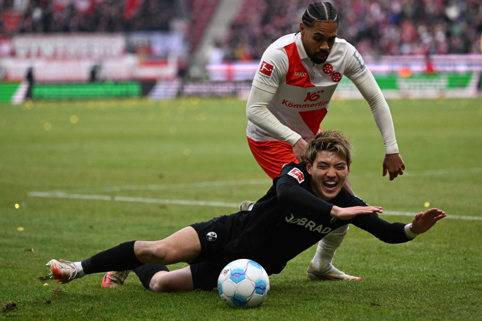 A record 32 billion won in transfer fees for Dortmund's super-powerful love call to Japan's national team, which pushed out the top scorer