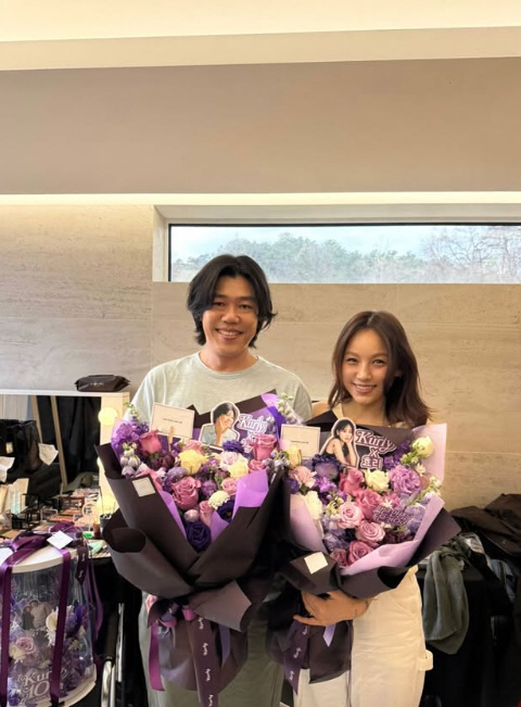  Lee Hyo-ri ♥ Lee Sang-soon's 10th anniversary photoshoot...I'm going to prove my flower bouquet