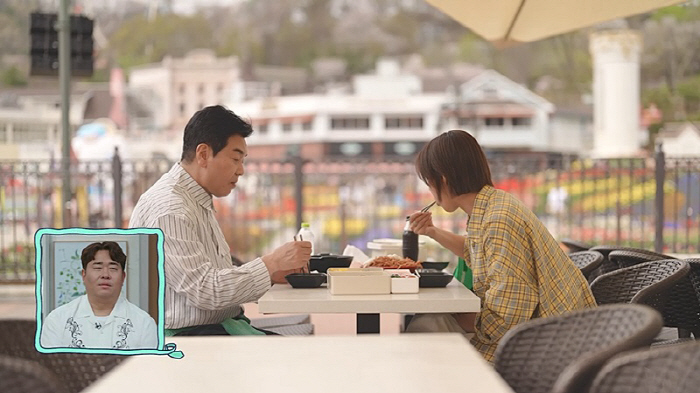 Seven ♥ Lee Da-hae At the amusement park, a fan recognized my husband and he ran away with my hand. (Bridesmaid's class)