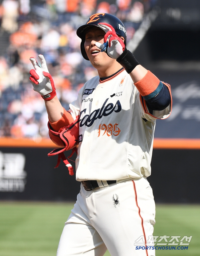Shim Woo-joon Leaves Hanwha, Ha Joo-seok Re-call Up in 18 Days...Will he succeed in winning 13 games in 33 years