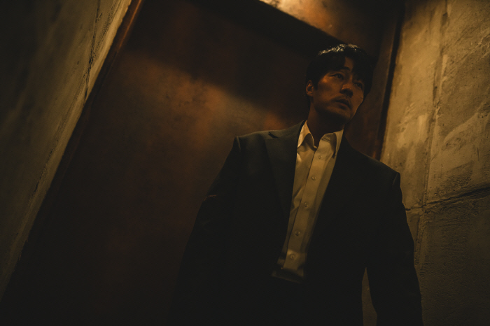 So Ji-sub's action is coming back after 13 years..Will he succeed in his return to the square