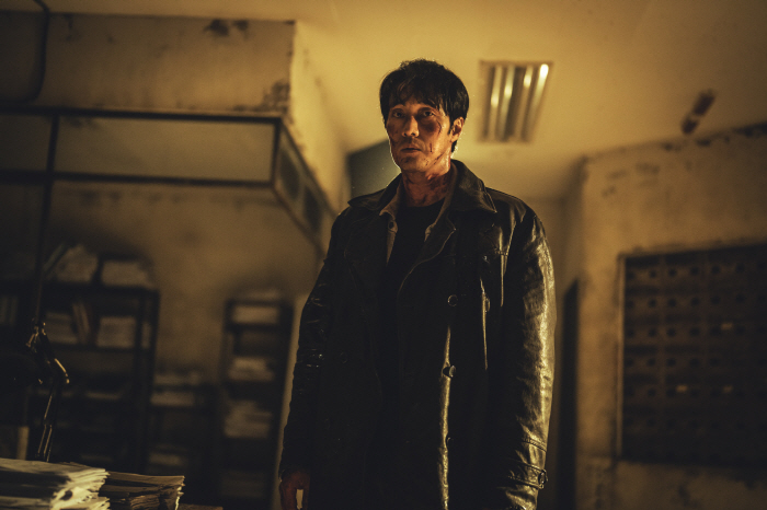 So Ji-sub's action is coming back after 13 years..Will he succeed in his return to the square