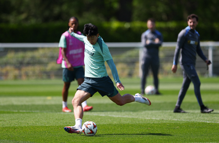 Son Heung-min tries to win the fourth UEL in history. His physical condition is almost perfect, Postecoglou is in great condition